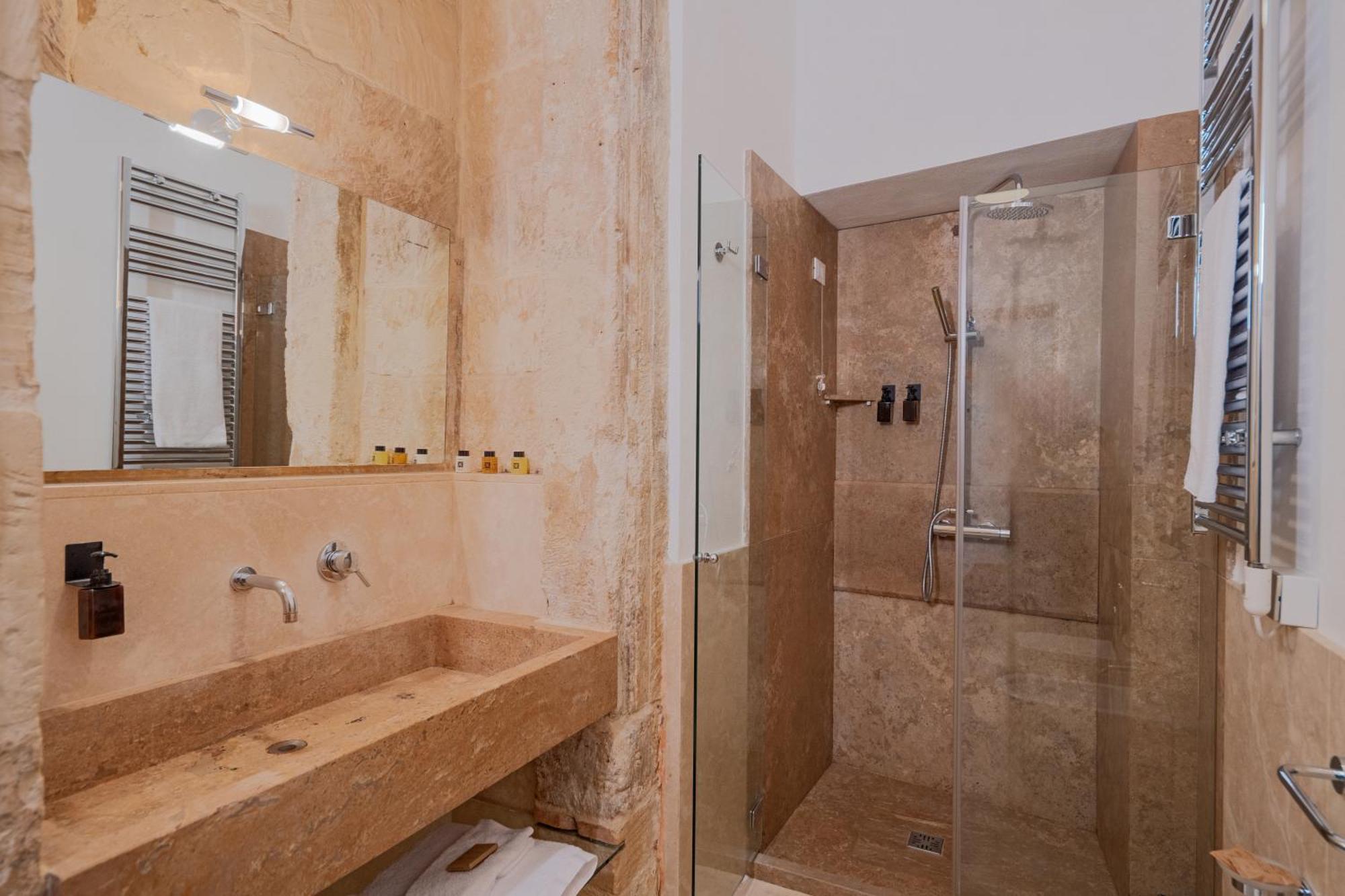 レッチェ Palazzo Persone Dimora Storica Bed & Breakfast エクステリア 写真