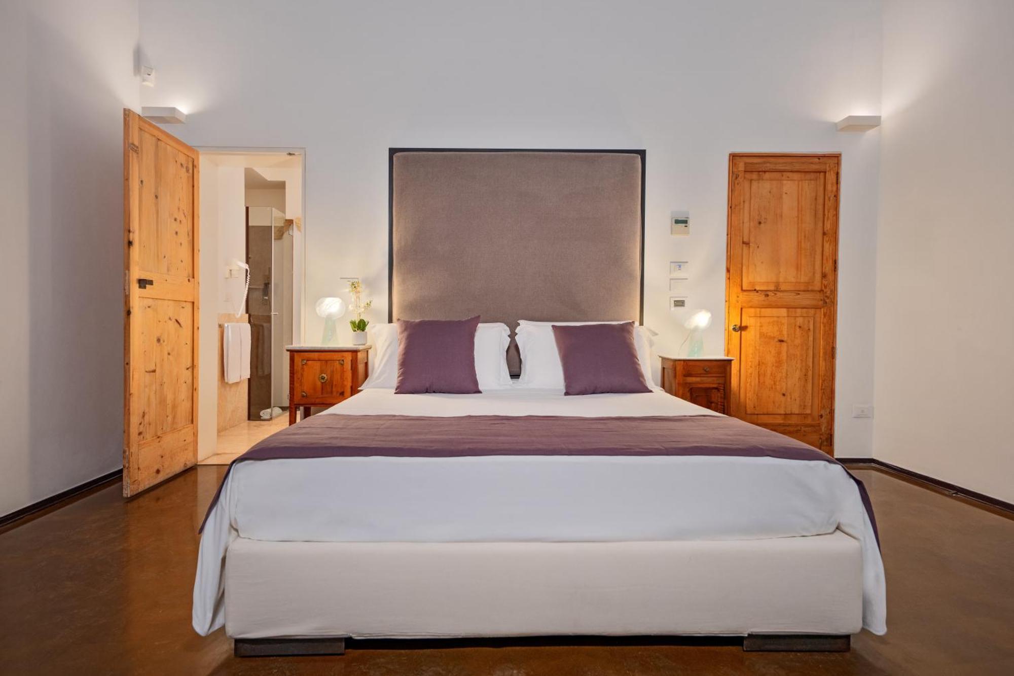 レッチェ Palazzo Persone Dimora Storica Bed & Breakfast エクステリア 写真