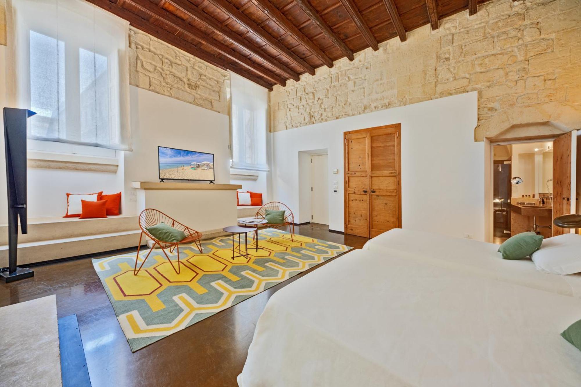 レッチェ Palazzo Persone Dimora Storica Bed & Breakfast エクステリア 写真