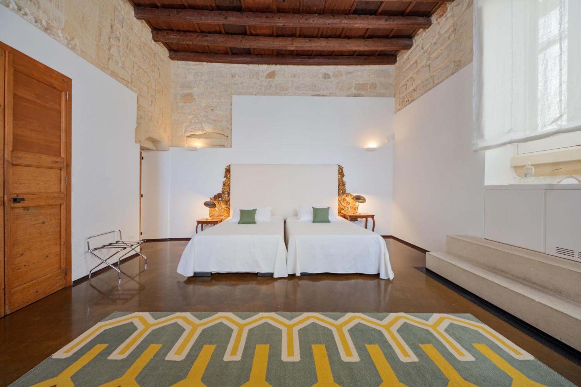 レッチェ Palazzo Persone Dimora Storica Bed & Breakfast エクステリア 写真