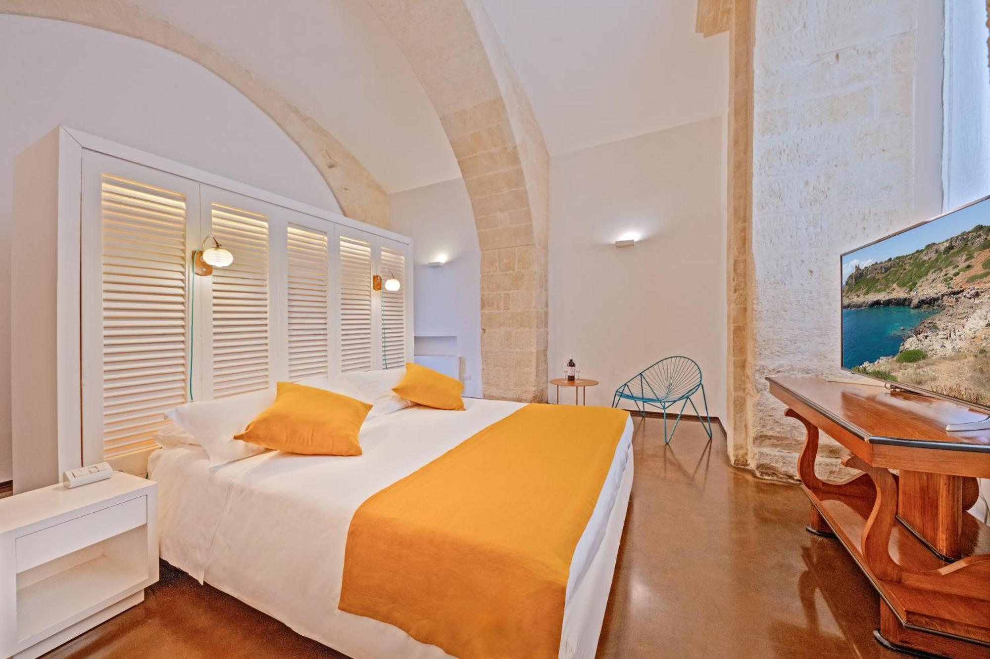 レッチェ Palazzo Persone Dimora Storica Bed & Breakfast エクステリア 写真