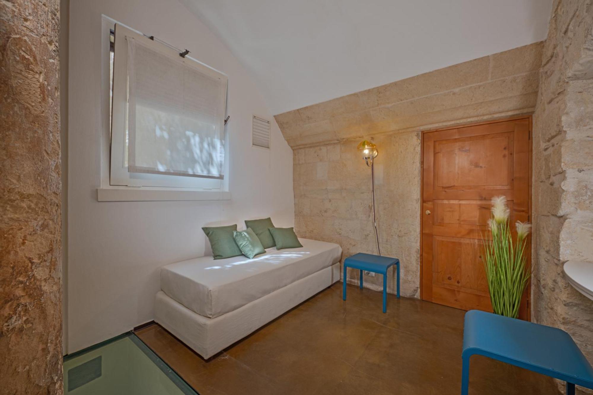 レッチェ Palazzo Persone Dimora Storica Bed & Breakfast エクステリア 写真