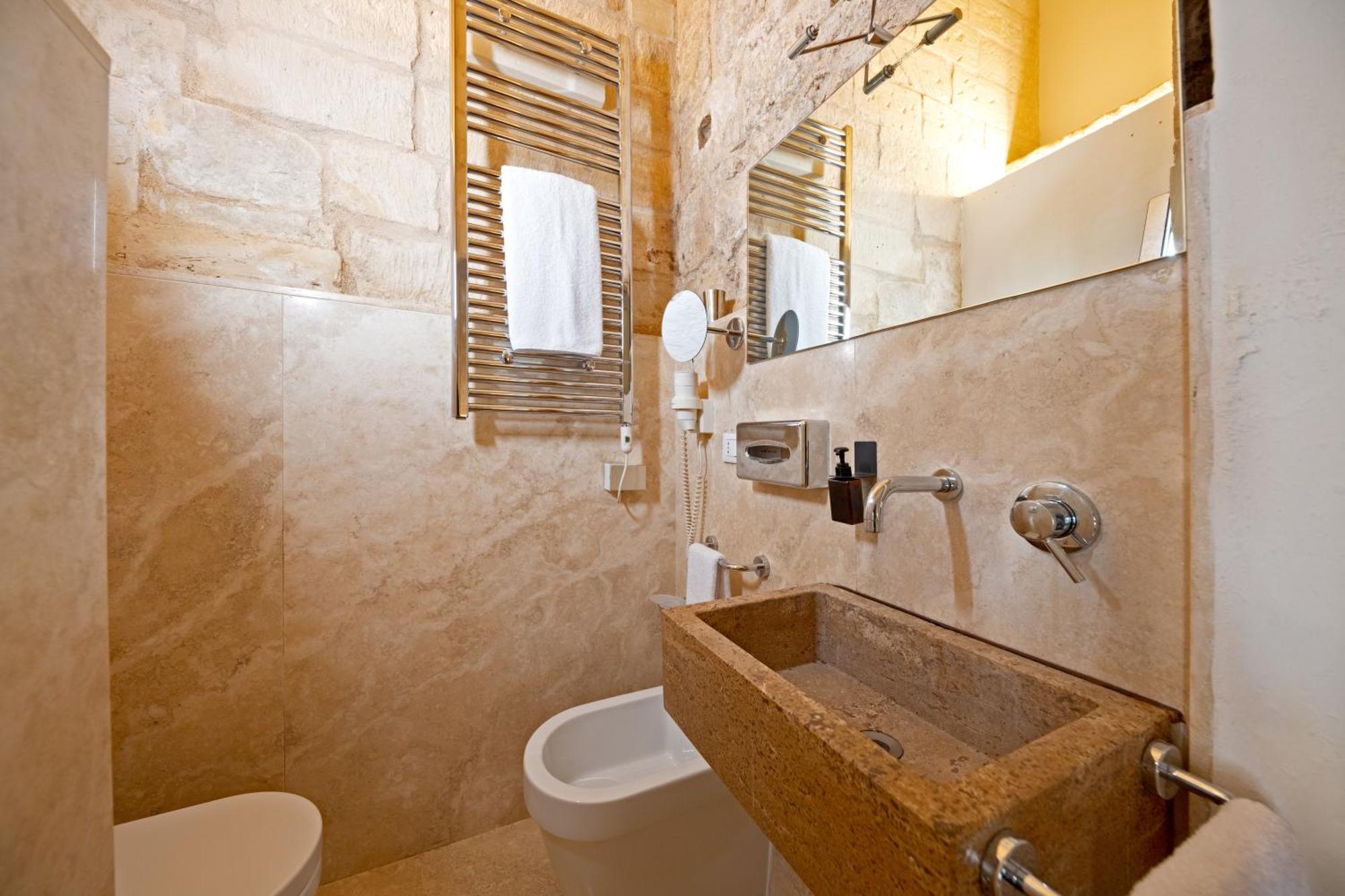 レッチェ Palazzo Persone Dimora Storica Bed & Breakfast エクステリア 写真