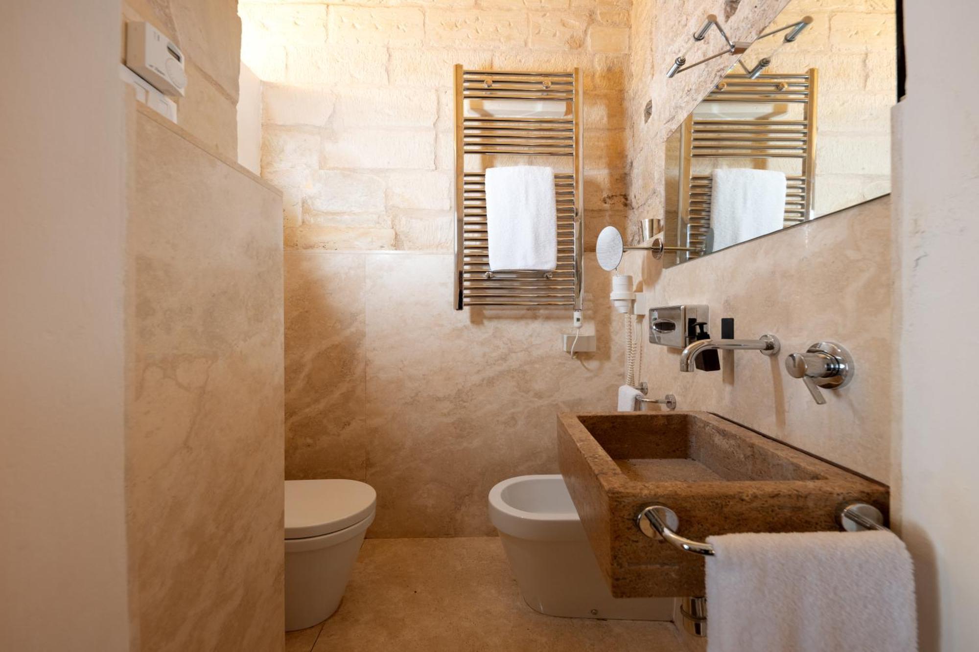 レッチェ Palazzo Persone Dimora Storica Bed & Breakfast エクステリア 写真