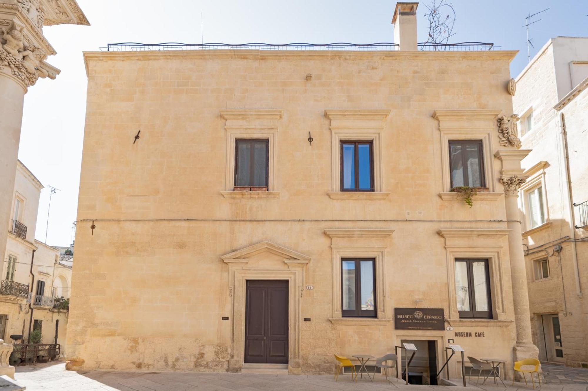 レッチェ Palazzo Persone Dimora Storica Bed & Breakfast エクステリア 写真